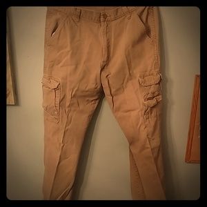 Wrangler cargo pants (khaki) 34x32